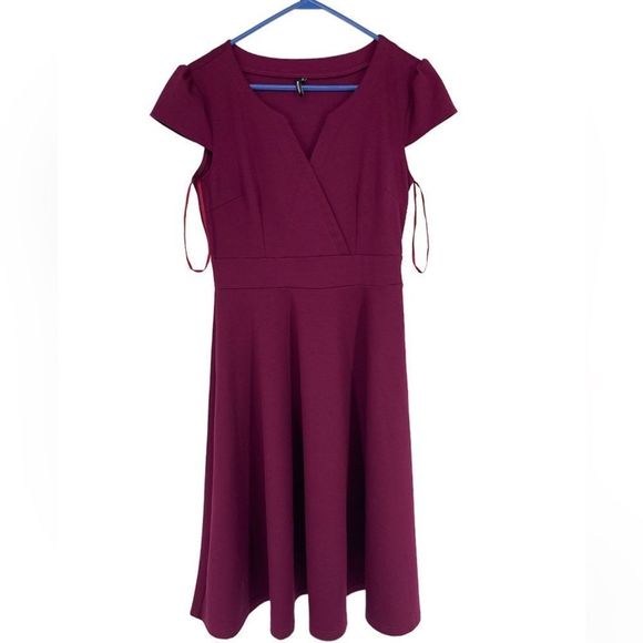 - MIUSOL Dress, excellent shape, size MEDIUM, smoke free home - Picture 1 of 7